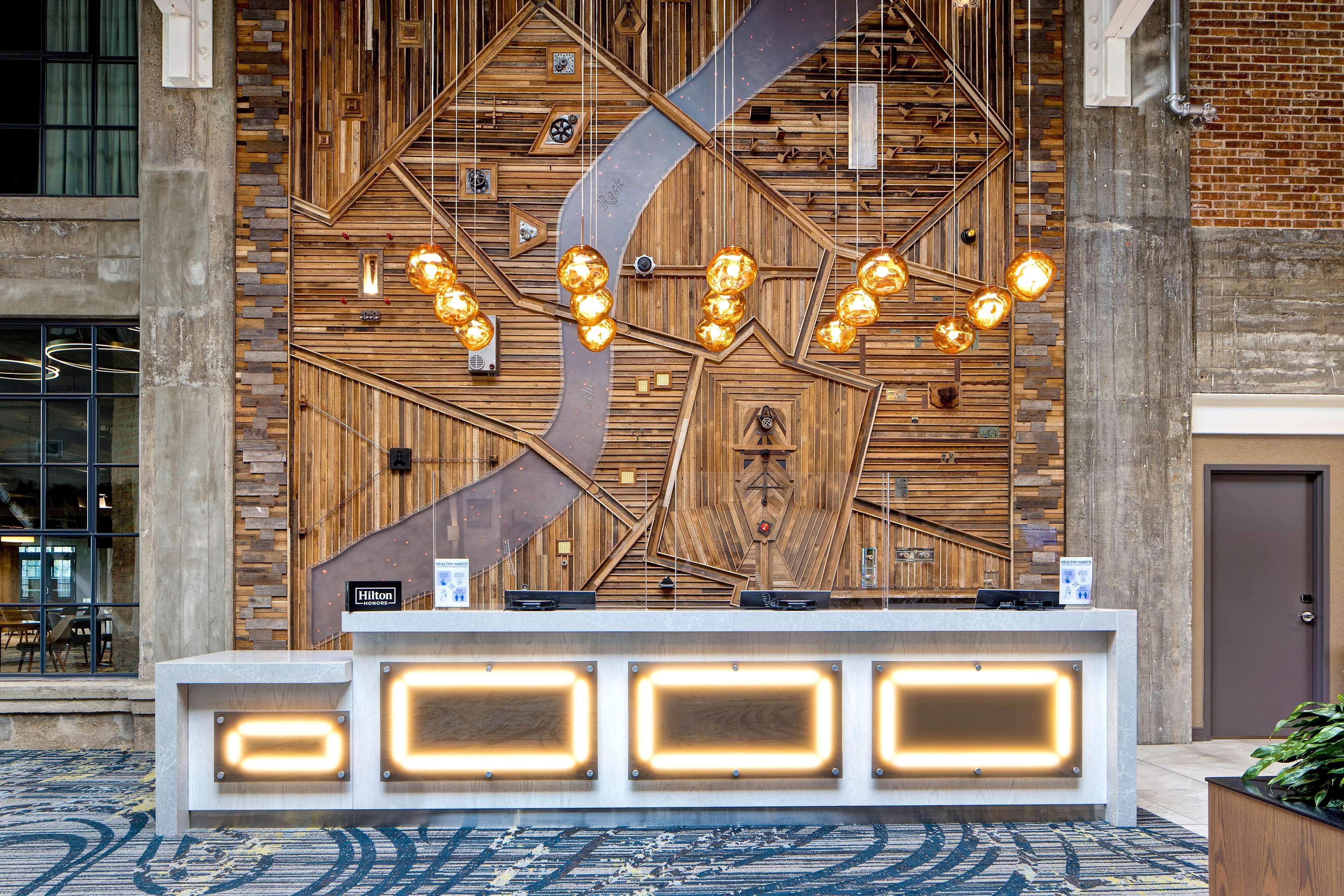 Embassy Suites By Hilton Rockford Riverfront Extérieur photo