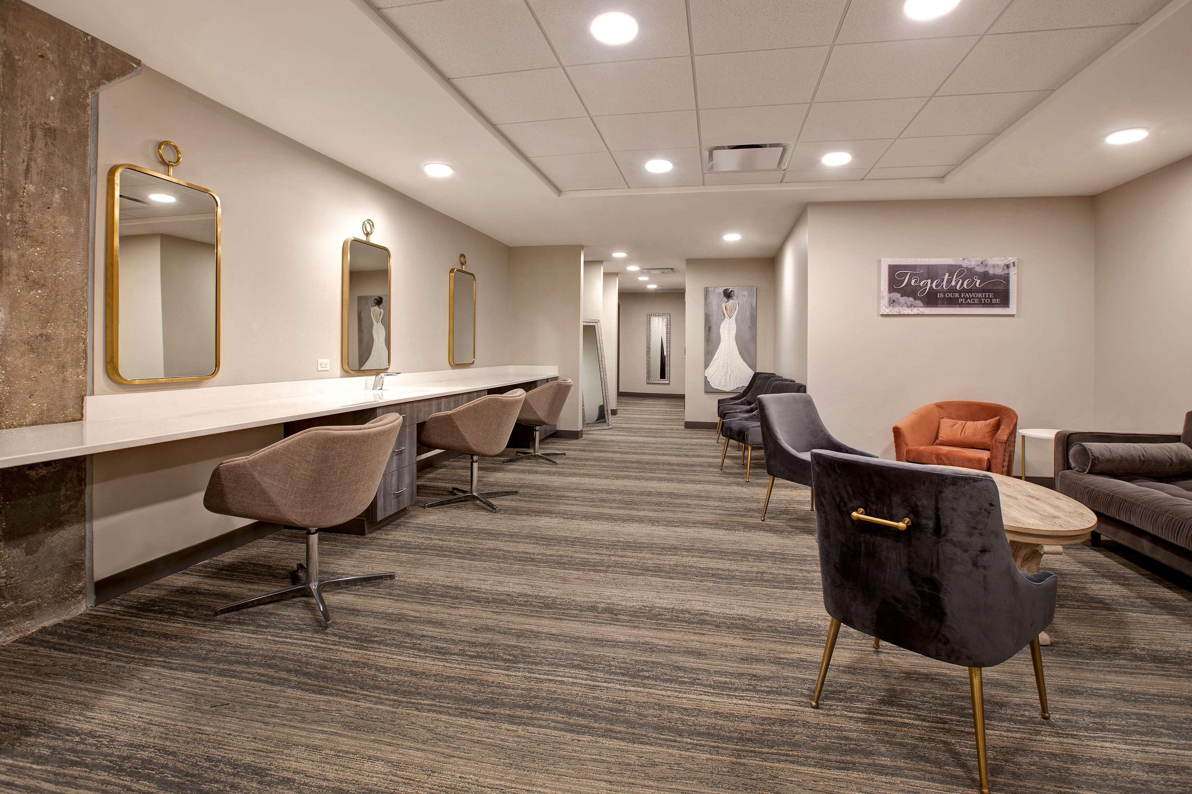 Embassy Suites By Hilton Rockford Riverfront Extérieur photo