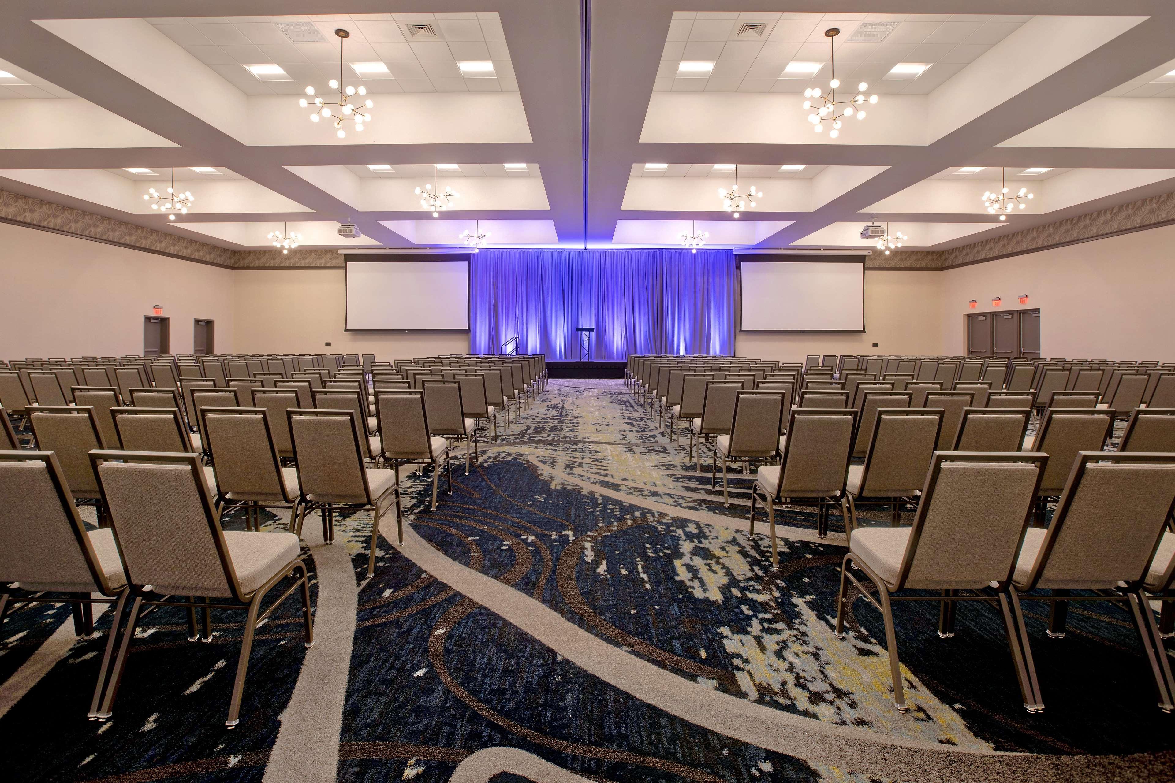 Embassy Suites By Hilton Rockford Riverfront Extérieur photo