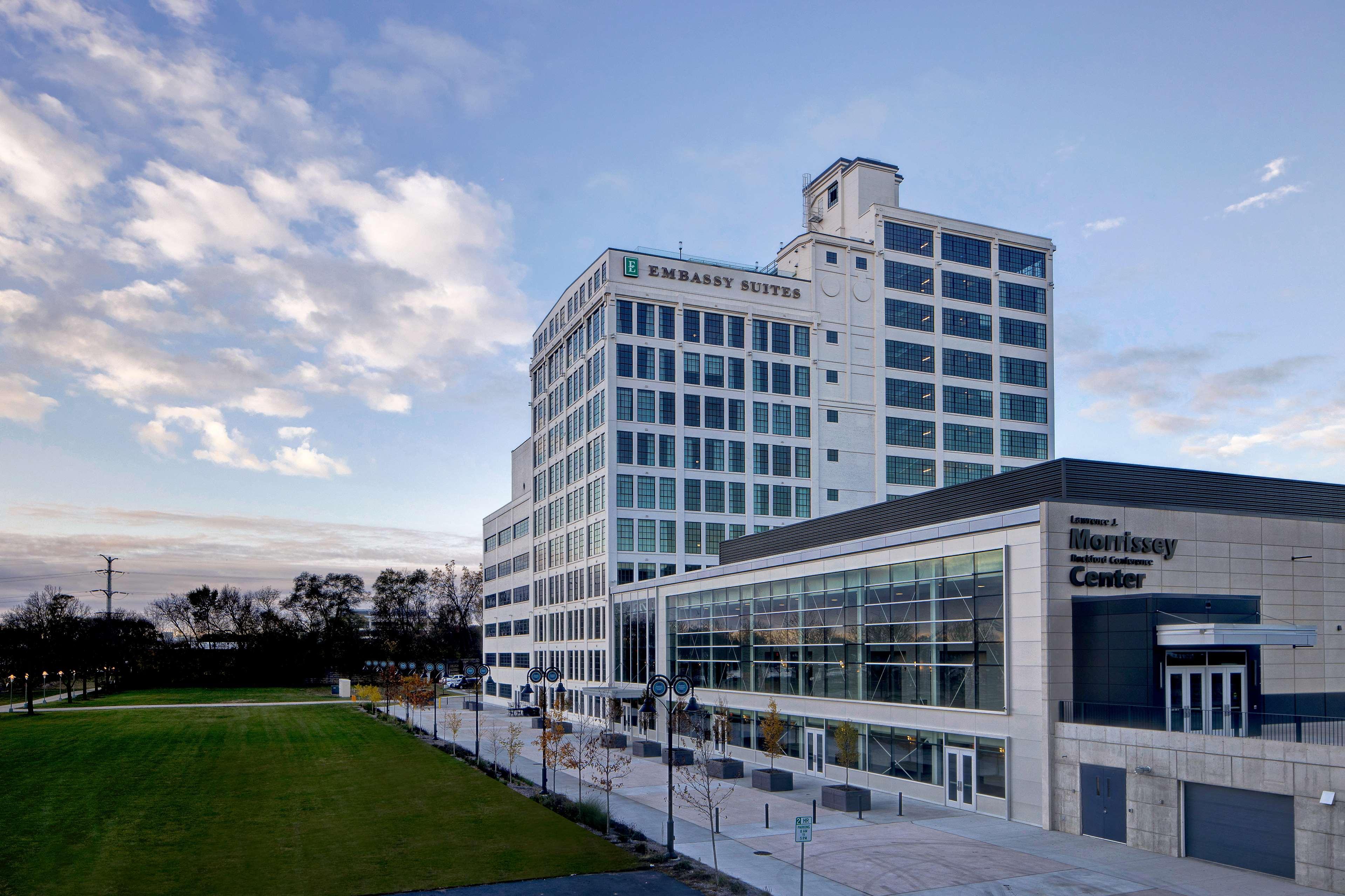 Embassy Suites By Hilton Rockford Riverfront Extérieur photo