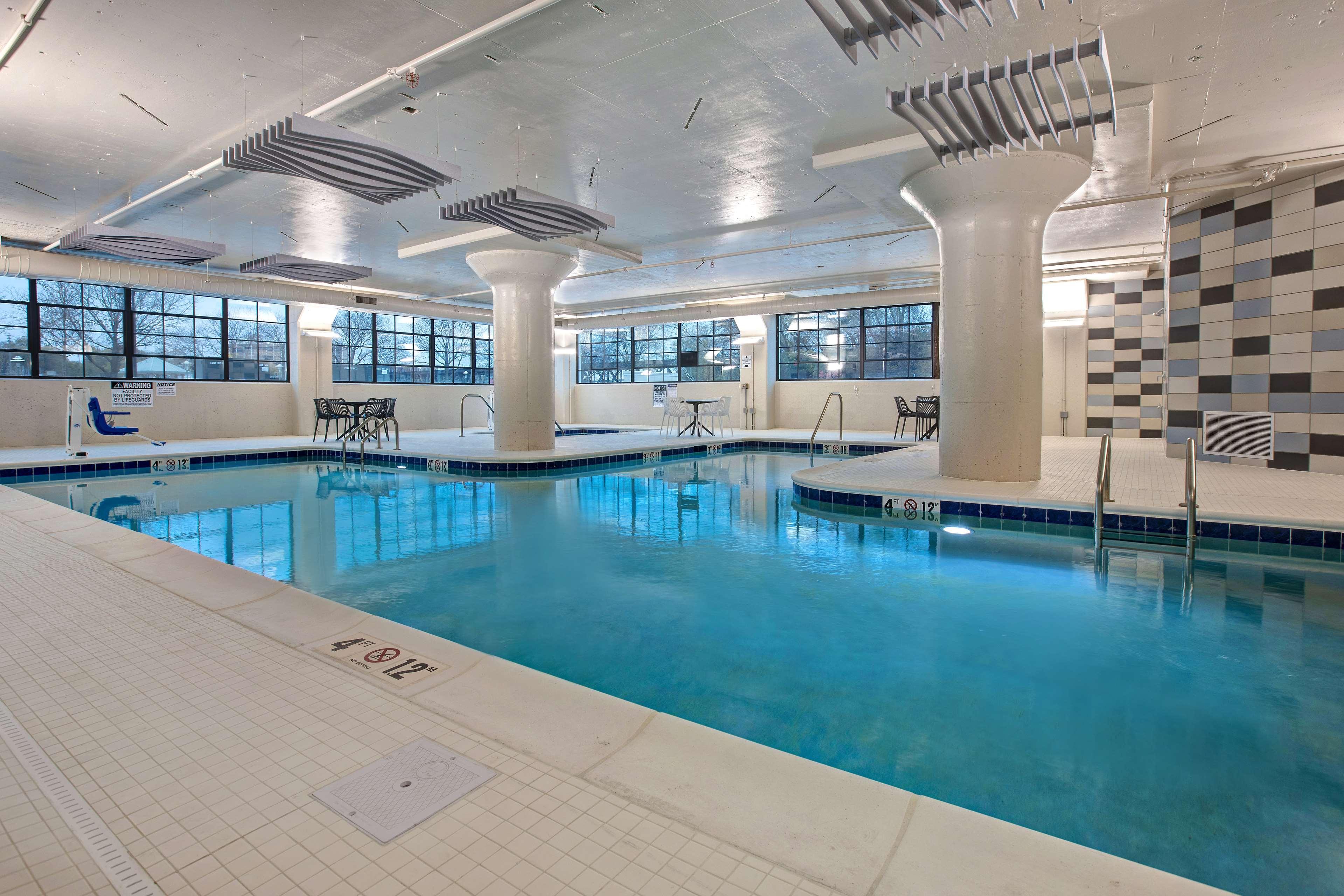 Embassy Suites By Hilton Rockford Riverfront Extérieur photo