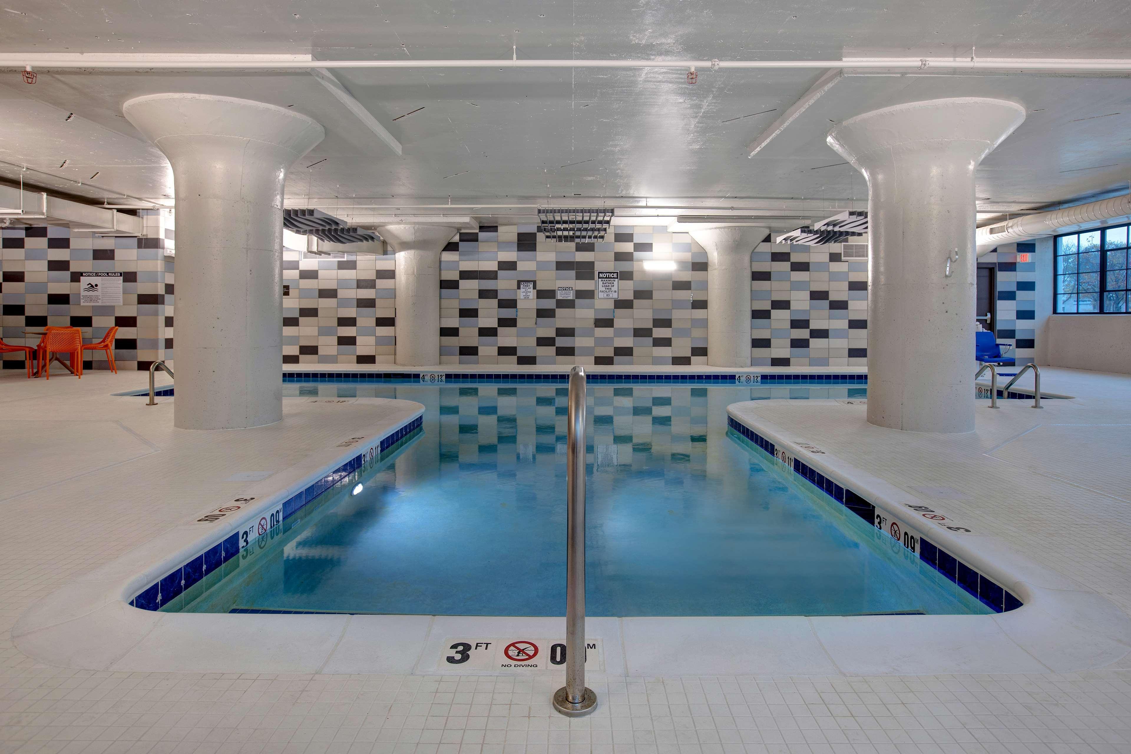 Embassy Suites By Hilton Rockford Riverfront Extérieur photo