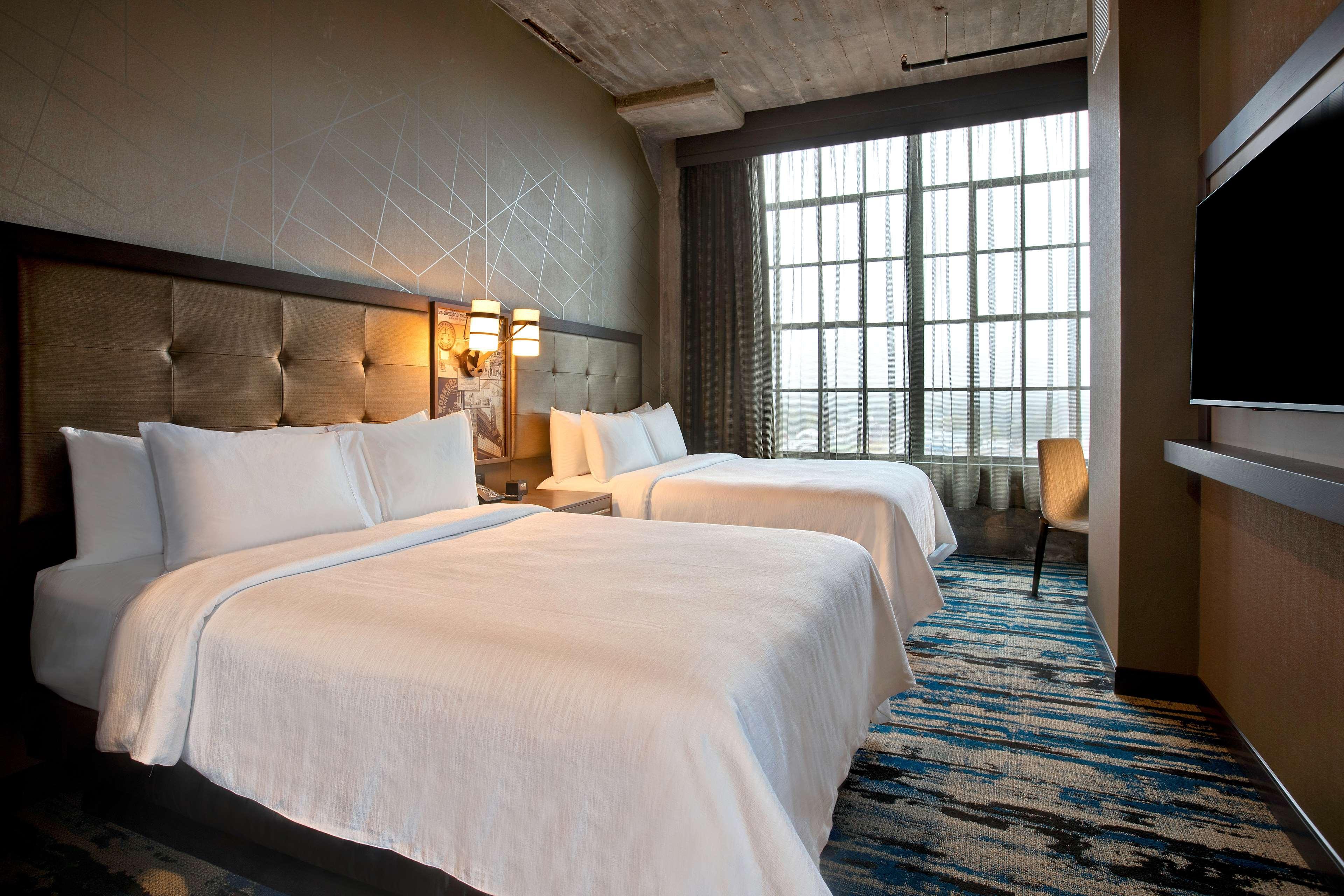 Embassy Suites By Hilton Rockford Riverfront Extérieur photo