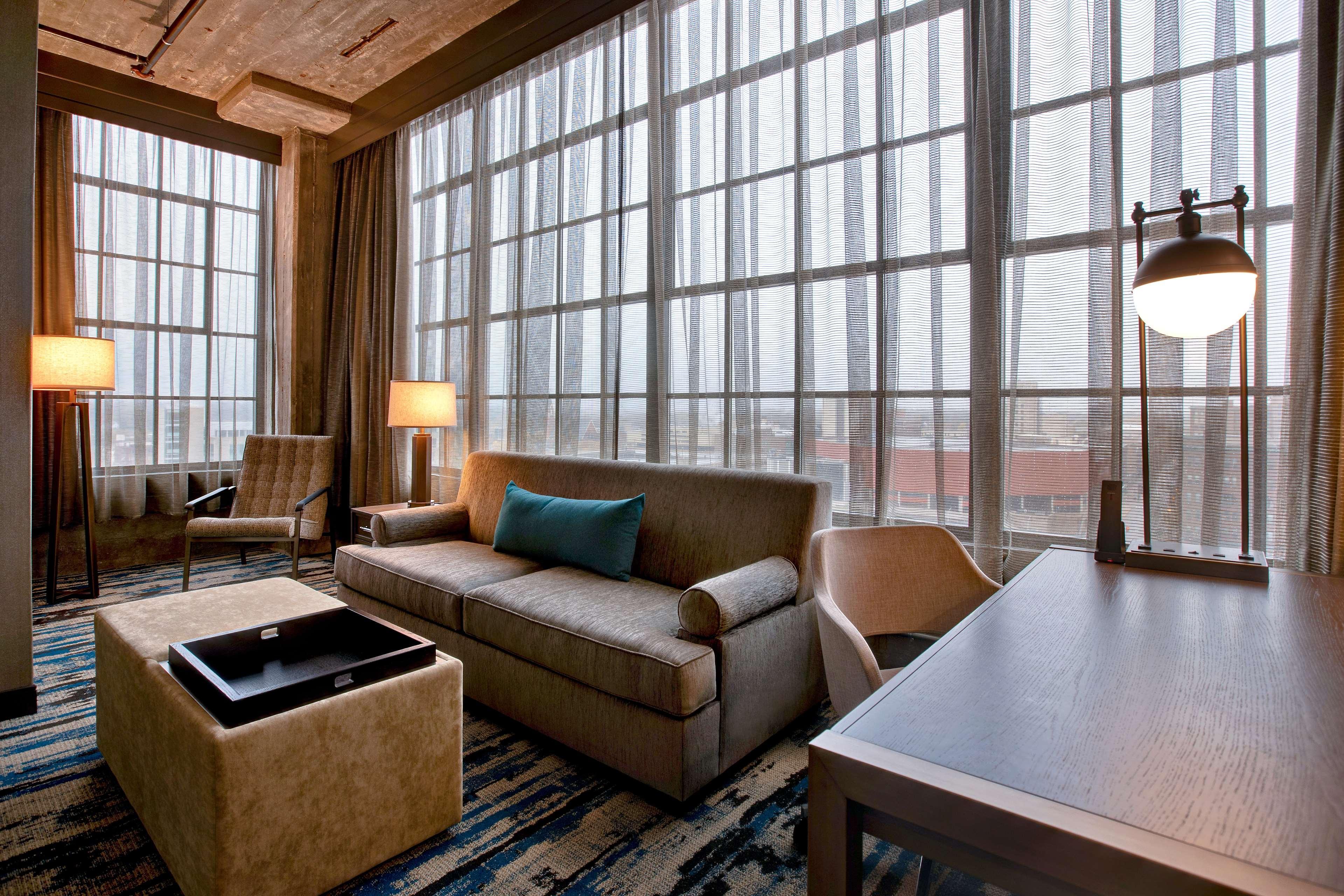 Embassy Suites By Hilton Rockford Riverfront Extérieur photo