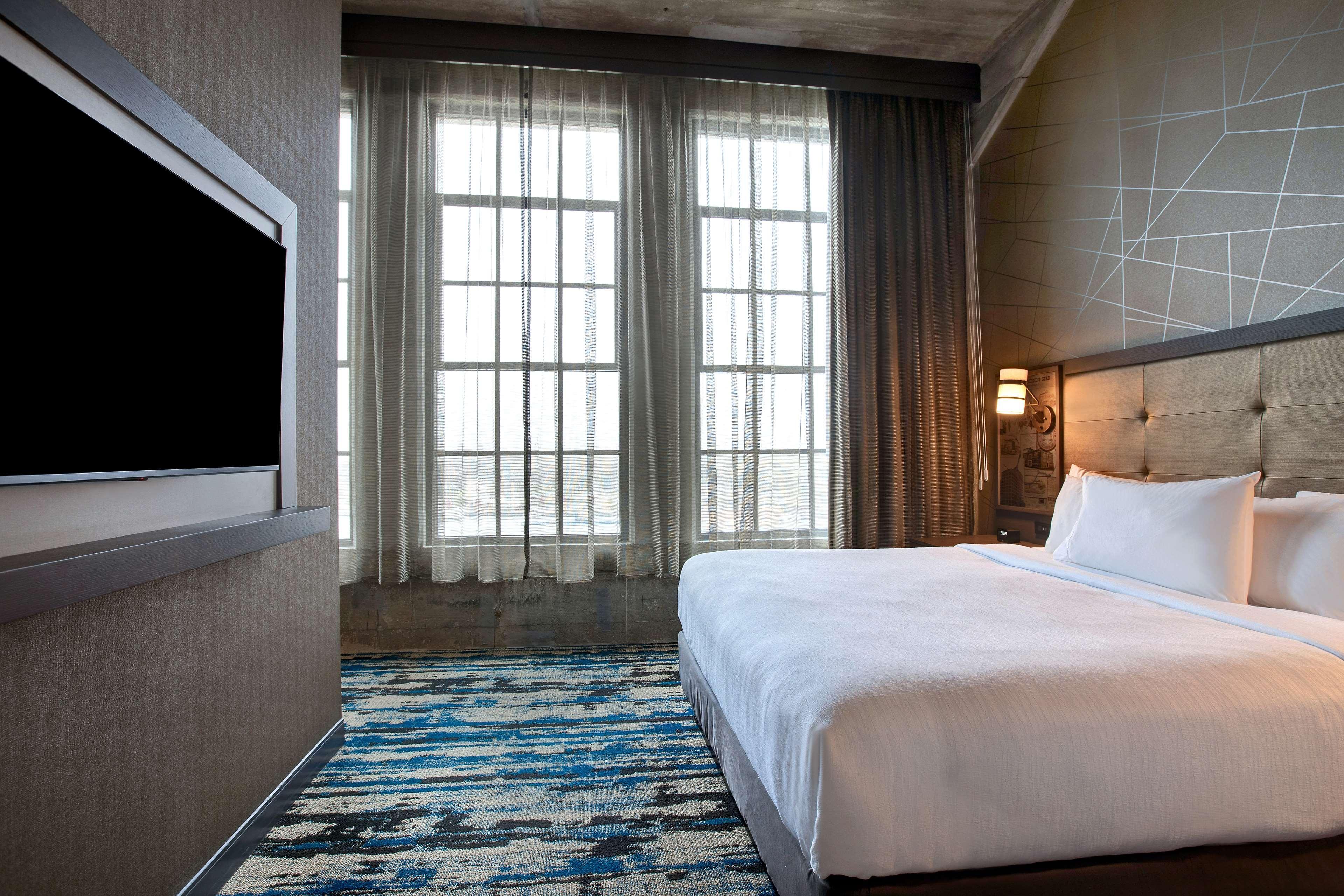 Embassy Suites By Hilton Rockford Riverfront Extérieur photo