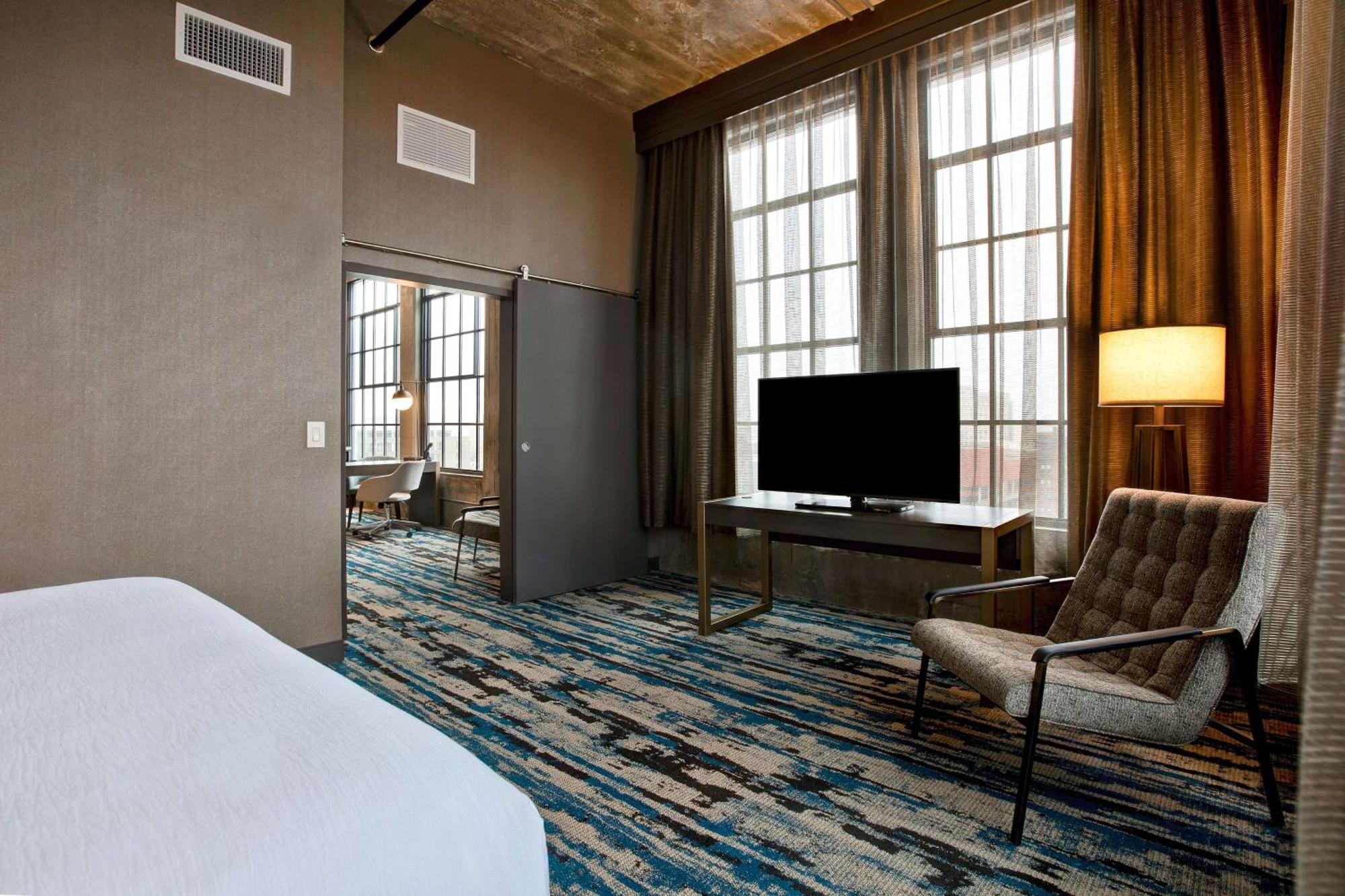 Embassy Suites By Hilton Rockford Riverfront Extérieur photo