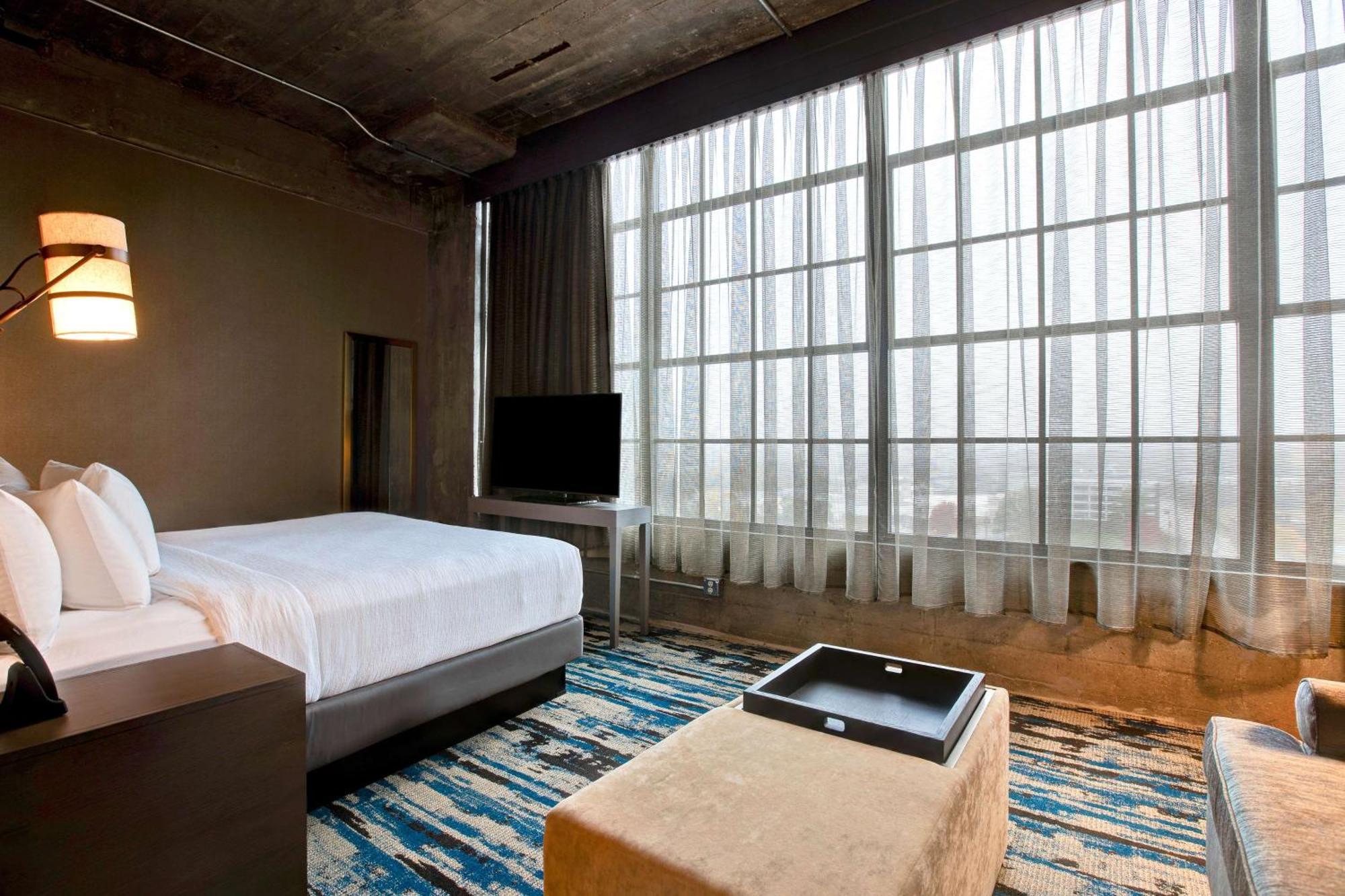 Embassy Suites By Hilton Rockford Riverfront Extérieur photo