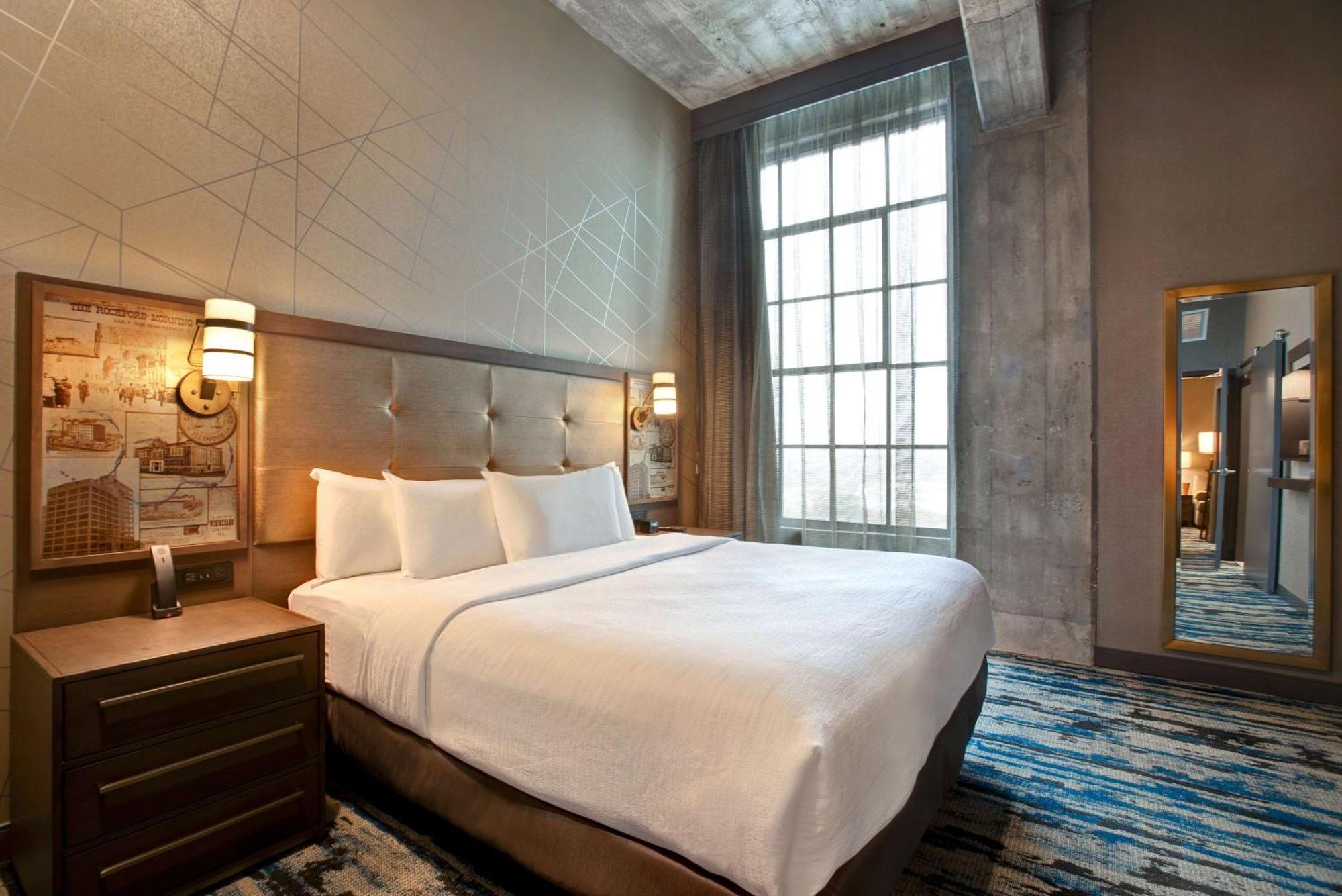 Embassy Suites By Hilton Rockford Riverfront Extérieur photo