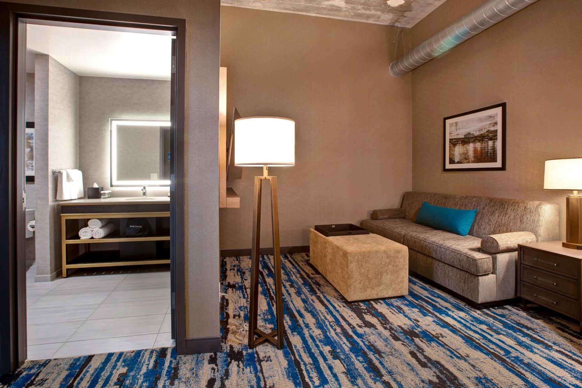 Embassy Suites By Hilton Rockford Riverfront Extérieur photo
