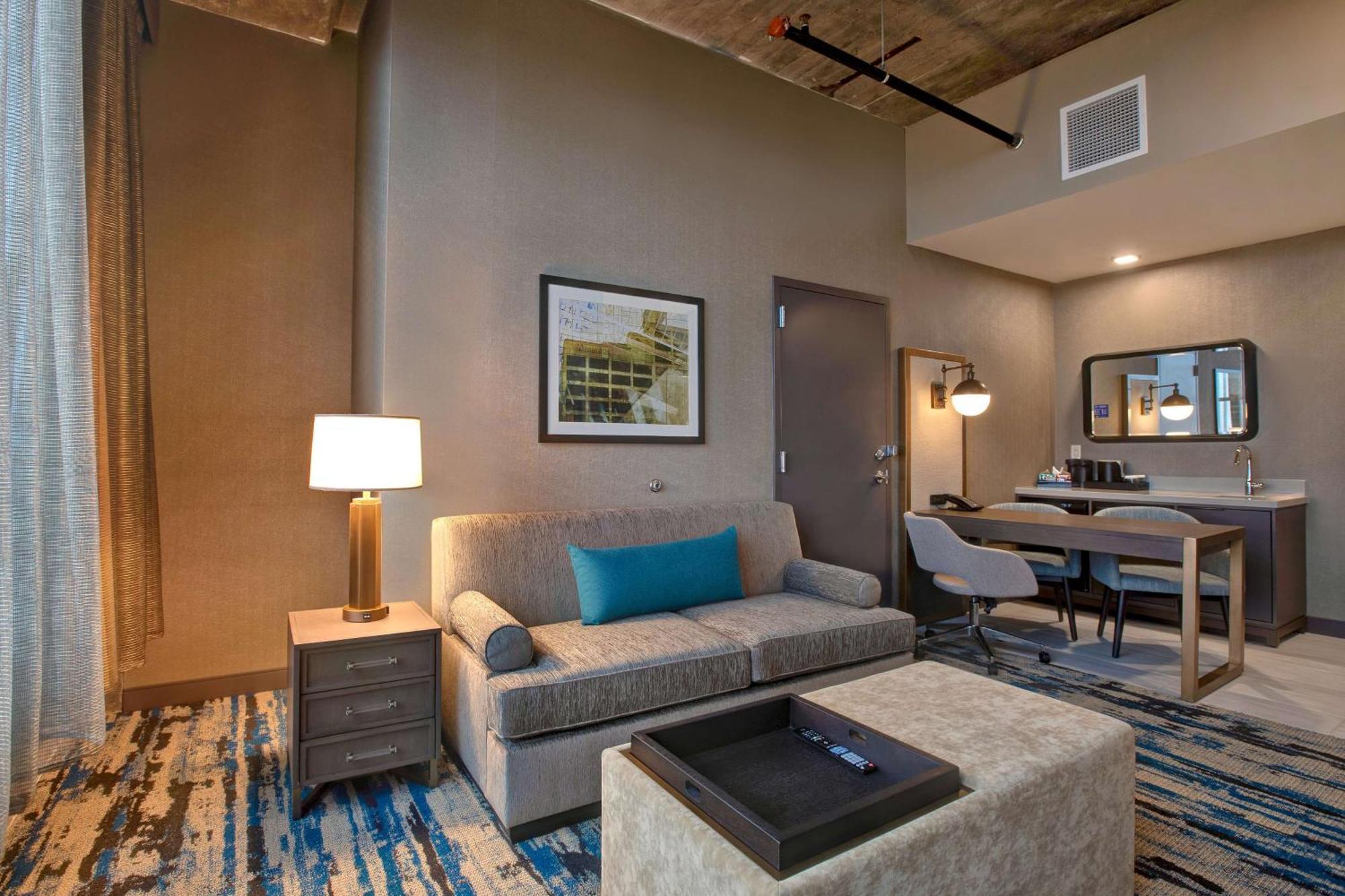 Embassy Suites By Hilton Rockford Riverfront Extérieur photo